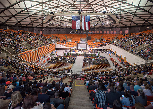 Fall 2015 commencement for COBA