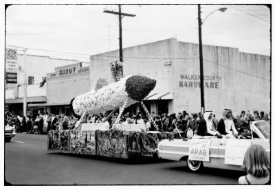 Homecoming Parade rocket float