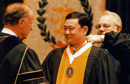 Thai Prime Minister receiving an award.