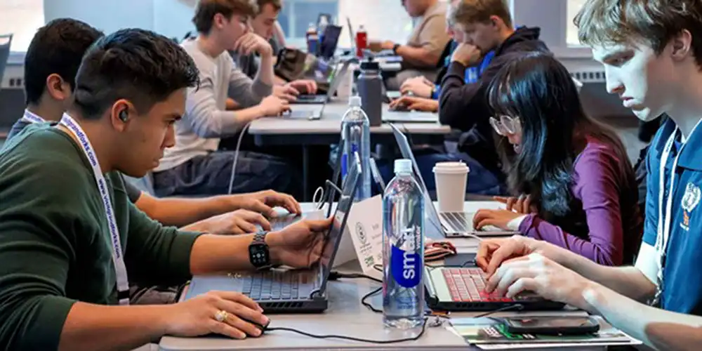 SHSU Students working on Laptops