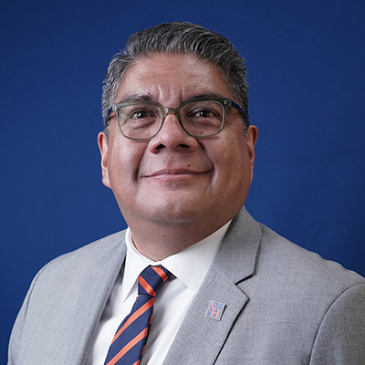 Dr. Ricardo Montelongo