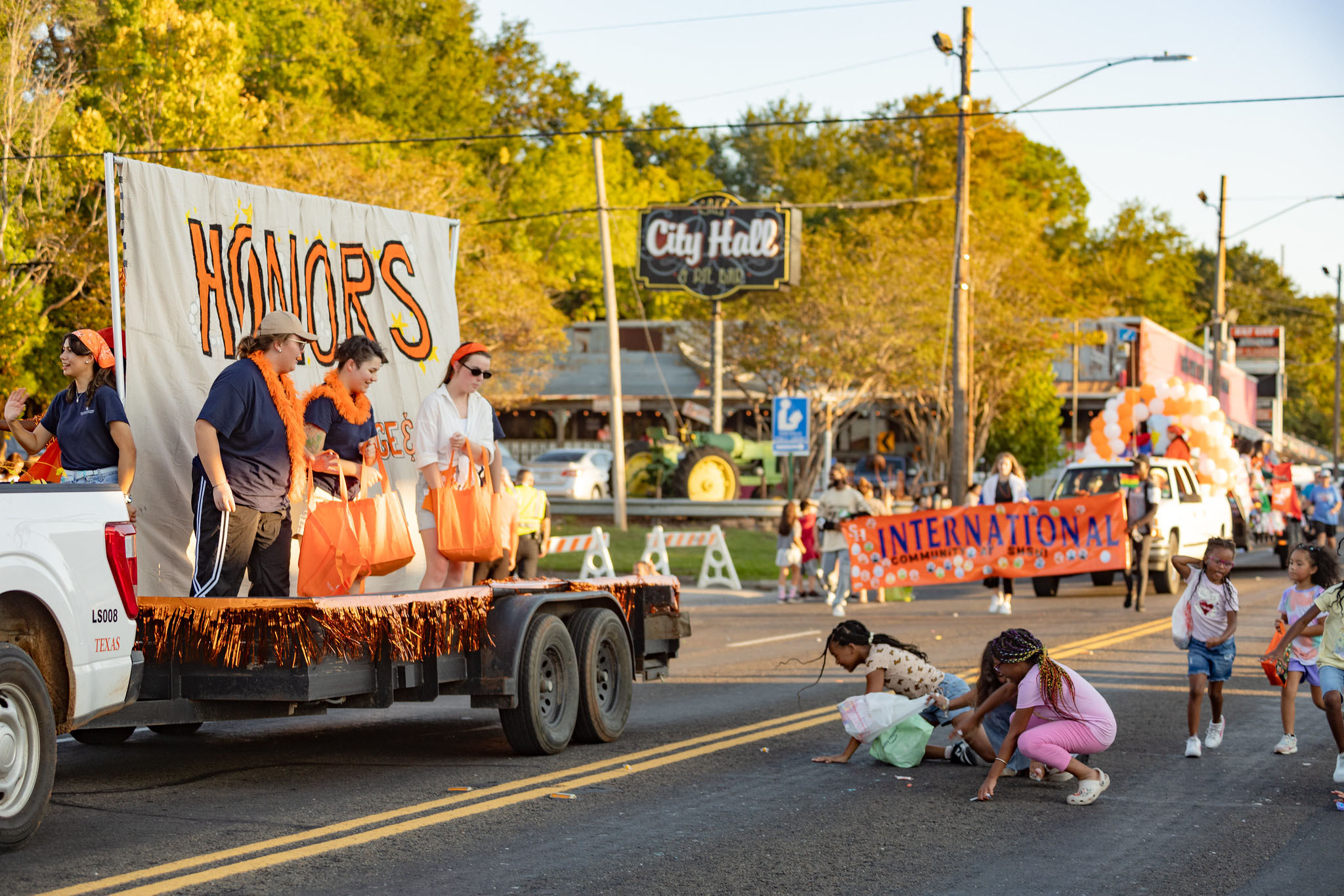 All SHSU Honors students can participate in events and service projects hosted by the Honors Student Advisory Council 