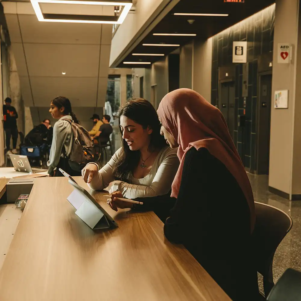 SHSU students in conversation with the Dean from the College of Humanities and Social Sciences.