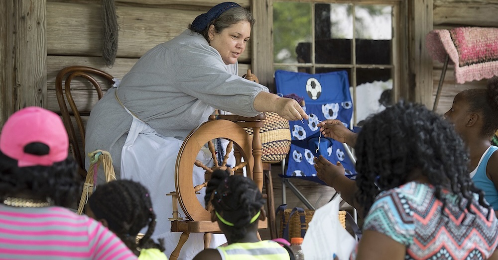 16FolkFestival2-cropped.jpg