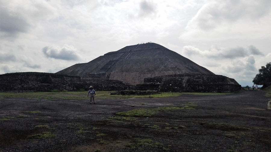 image of bearkat abroad student