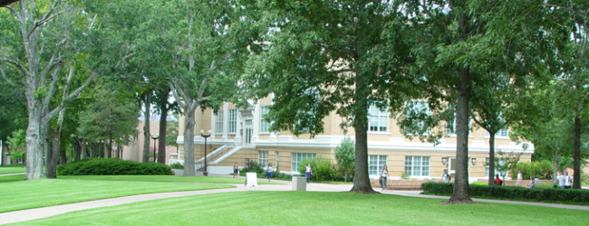 A view of the Admin Building from across the mall area near the Evans Complex.