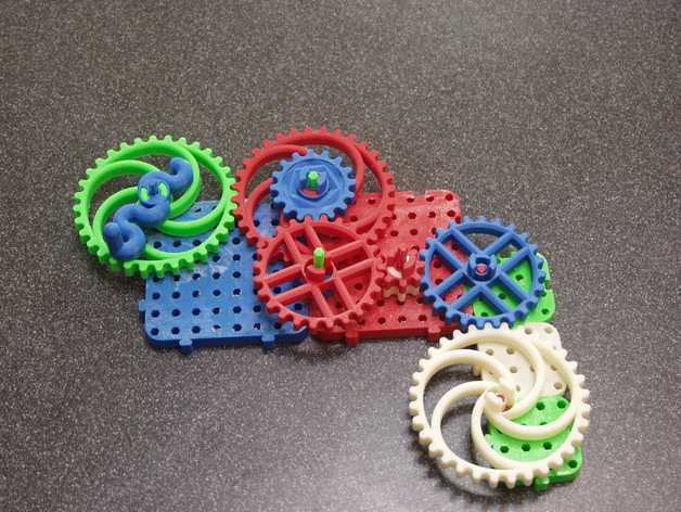 3D Art gears created by The Center for Innovation and Technology