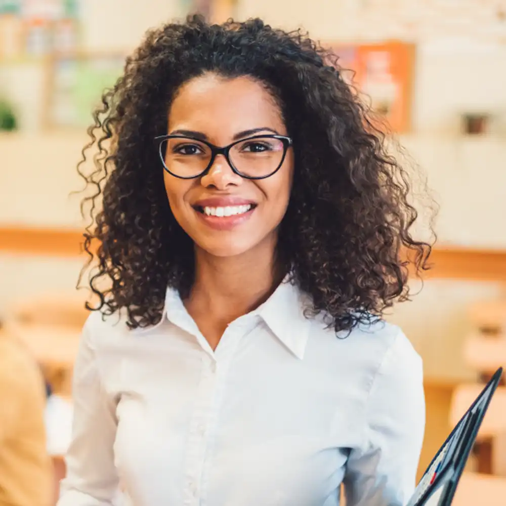teacher with glasses 