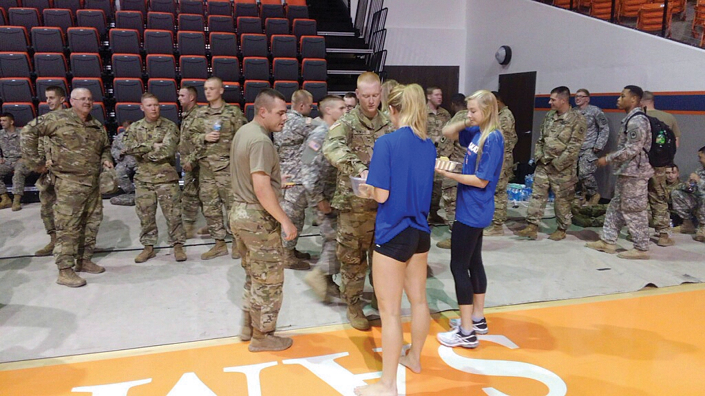 volleyball-teams-bakes-cookies-for-troops_37025886041_o