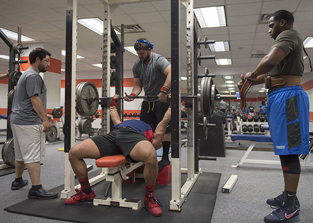 men's powerlifting