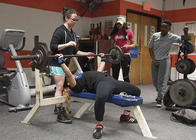 Girls powerlifting 