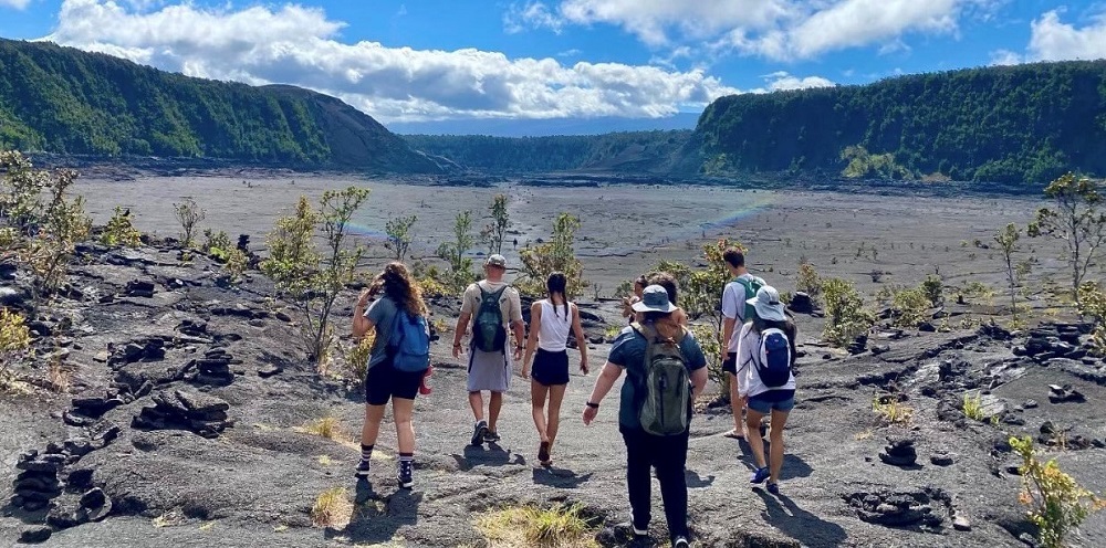 shsu students on trip to Hawaii. 