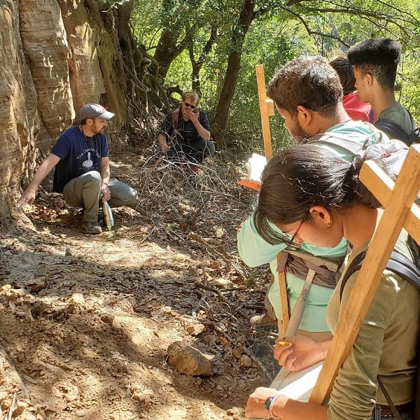 SHSU geo students and instructor