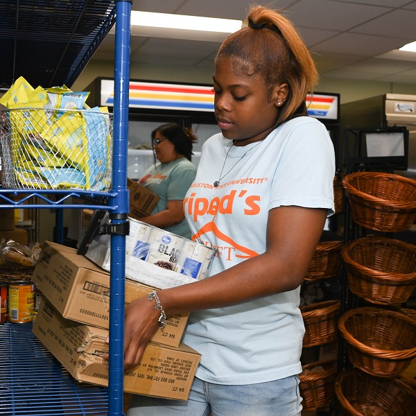Student Food Pantry Celebrates Gift From Kroger